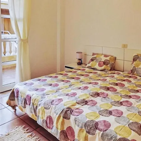 Beautiful Apartment In Costa Adeje With Outdoor Swimming Pool, Wifi And 2 Bedrooms